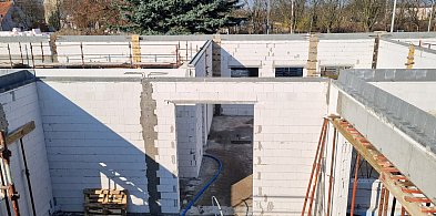 W Lesznie powstaje obiekt dla 2000 uczniów (zdjęcia, film)