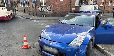 33-latek z Leszna uciekał przed policją i staranował radiowóz