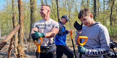 Zakasali rękawy i wspólnie zrobili coś dobrego (zdjęcia, film)