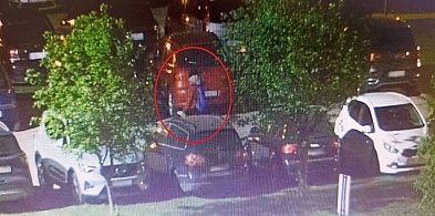Policja publikuje zdjęcia sprawcy i prosi o pomoc (zdjęcia)