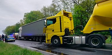 Zderzenie osobówki i dwóch tirów w Krzemieniewie (zdjęcia)