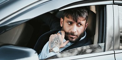 45-latek raczej straci swoje luksusowe auto. Sam się o to postarał