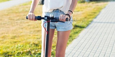 Wypadek na Nowym Świecie. 12-latka na hulajnodze trafiła do szpitala