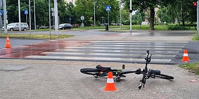 Potrącenie rowerzysty na skrzyżowaniu w Lesznie