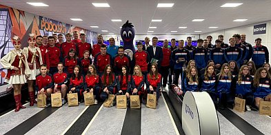 Liczna grupa kręglarzy SKK Polonia 1912 Leszno na konsultacji kadry w Sierakowie-79817