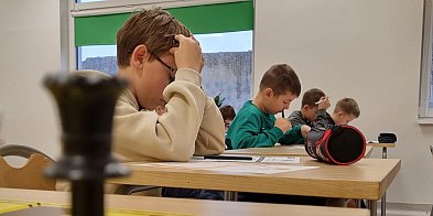 Szachiści z Dąbcza kontra 30 zadań do rozwiązania (zdjęcia, film)-79898