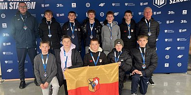 Z Orlika na Stadion. Szkoła z Leszna z brązowymi medalami-80360