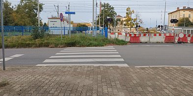 Dziwne przejście dla pieszych w centrum Leszna-80453