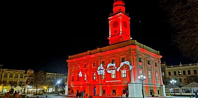 Ratusz w Lesznie na czerwono (zdjęcia,film)-80474