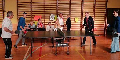 W ich przypadku przyjaźń zaczęła się od ping ponga (zdjęcia)-80570