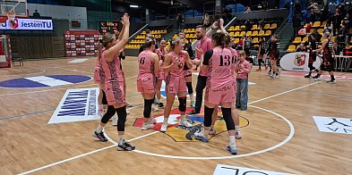 Wielka radość w Trapezie. Koszykarki Lou Tęczy górą w derbach (zdjęcia)-80889