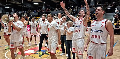 W Trapezie owacja na stojąco. Lider pokonany przez Novimex Polonię  (zdjęcia)-81853