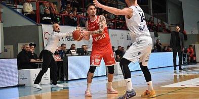 W czwartkowy wieczór koszykarze Novimex Polonii podejemują drużynę z Opola