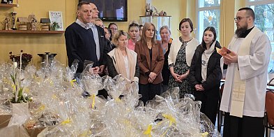 30 wielkanocnych paczek dla samotnych (zdjęcia, film)