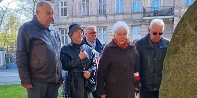 Hołd dla ofiar katastrofy smoleńskiej (zdjęcia, film)