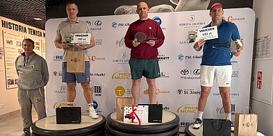 Tenisowe emocje na kortach Akwawit w Lesznie (zdjęcia)