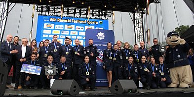 Policjanci wygrali sztafetę podczas 24h Rawickiego Festiwalu Sportu (zdjęcia)