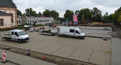 BEZPŁATNY parking na 100 miejsc powstaje w centrum Leszna (zdjęcia)-79078