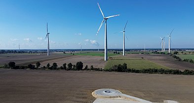 Transport elementów turbin na farmę wiatrową Miejska Górka (zdjęcia)-79116