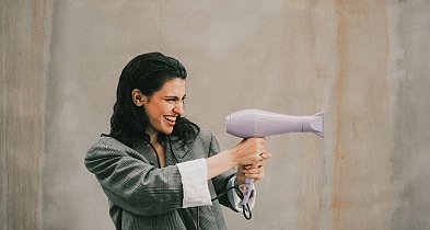 Suszarka do włosów, która nie niszczy Twoich włosów – czy to możliwe?-81441