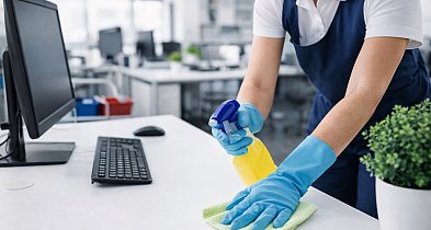 Porządek na biurku w firmie – praktyczne zasady sprzątania stanowiska i...