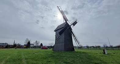 Ruszył Wiatrak Czesław na leszczyńskim Grzybowie (zdjęcia, film)