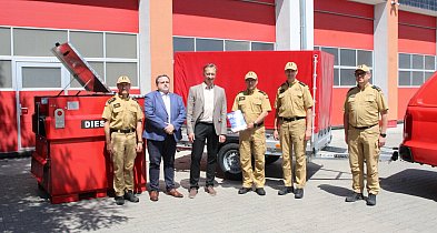 Cenny dar dla strażaków z Leszna. To pojazd wielozadaniowy (zdjęcia)