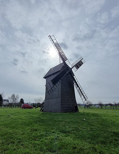 Ruszył Wiatrak Czesław na leszczyńskim Grzybowie (zdjęcia, film)