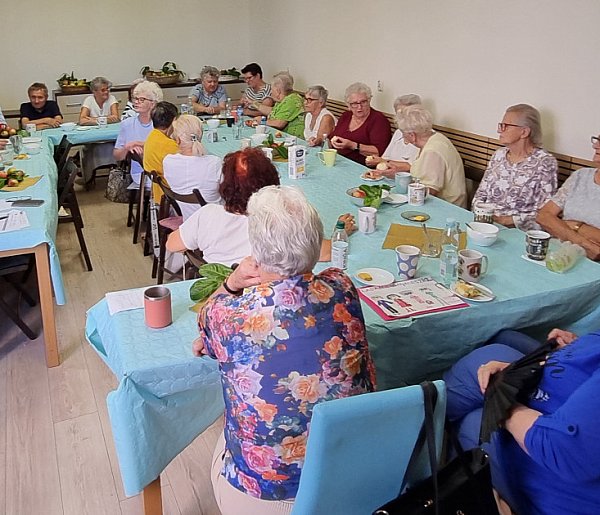 Seniorzy myślą o przyszłości i martwią się o klimat (zdjęcia) -78229