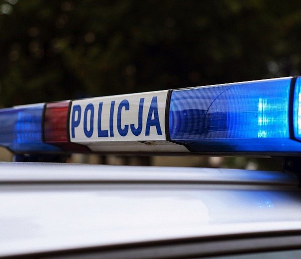 Kobieta wjechała do rowu. Jak to się stało?-79482