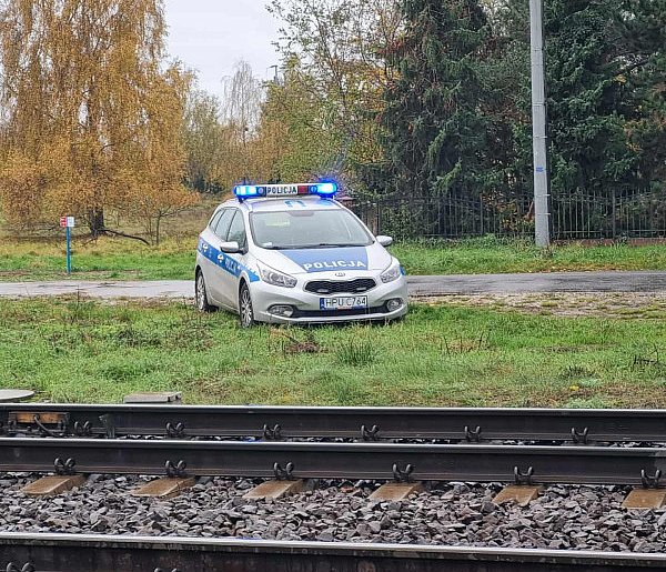 Śmiertelny wypadek na torach. Utrudniony ruch pociągów (zdjęcia)-79757