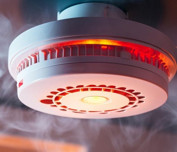 Rewolucja w przepisach pożarowych. Nowe obowiązki dla właścicieli domów i firm-79804