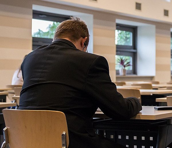 Zmiany w przepisach o wynagrodzeniach. Zapłacą za gotowość do pracy-80005