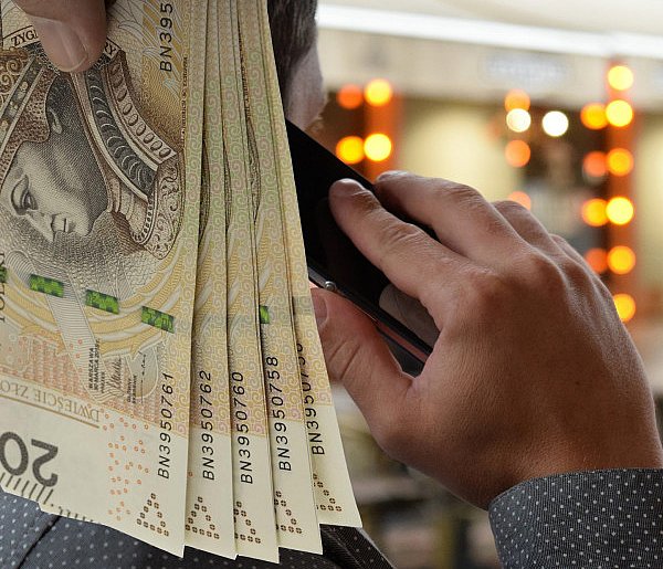 Do leszczynian telefonowali oszuści. Jak się to skończyło?-80093