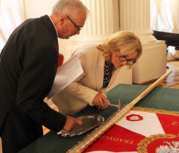 Koło powstańcze z Rydzyny otrzymało sztandar (zdjęcia)-80168