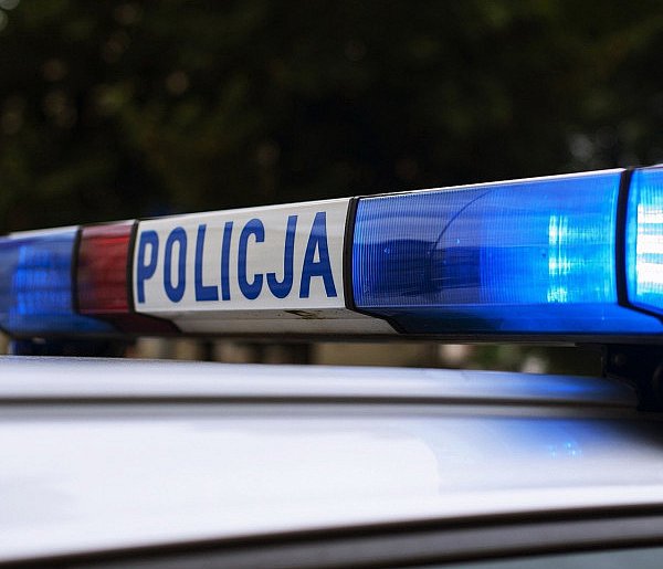 Na drodze S5 ford wjechał w barierę. Kierowca był reanimowany-80387