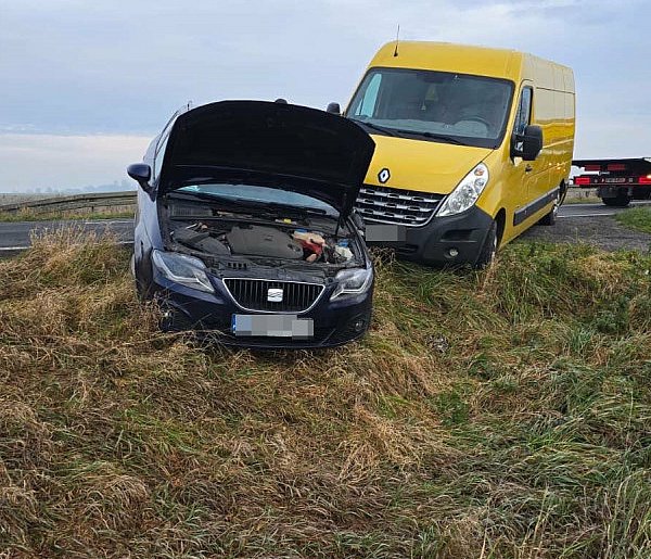Zderzenie dwóch aut na DK 12. Sprawczyni dostała 10 punktów (zdjęcia)-80691