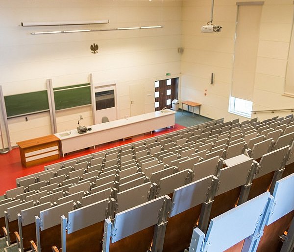 Uczelnie przeżywają oblężenie. Ten kierunek przyciąga tłumy-80752