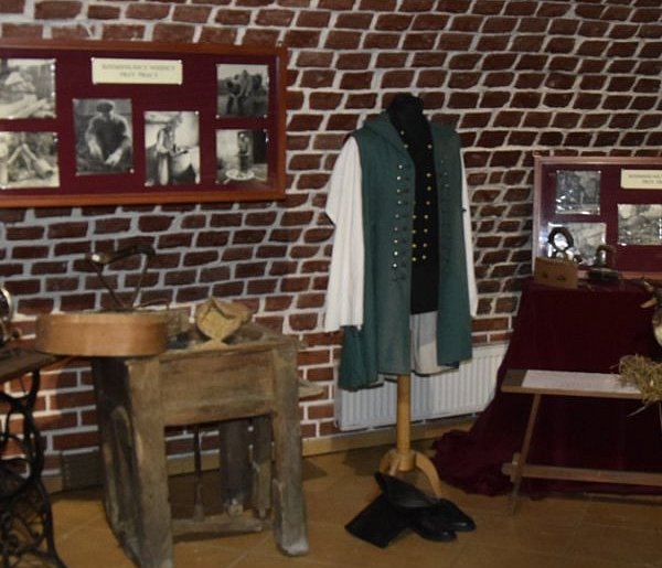 Wystawa opowiada o kulturze, zwyczajach, życiu, a nawet śmierci (zdjęcia)-80967