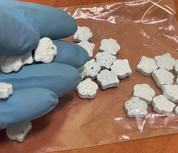 Areszty za 30 kg narkotyków. Większość z nich była w mieszkaniu babci-82030