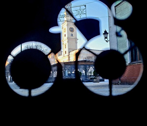 Ośnieżone Leszno. Mroźny i słoneczny poranek 6 stycznia (zdjęcia)-82144