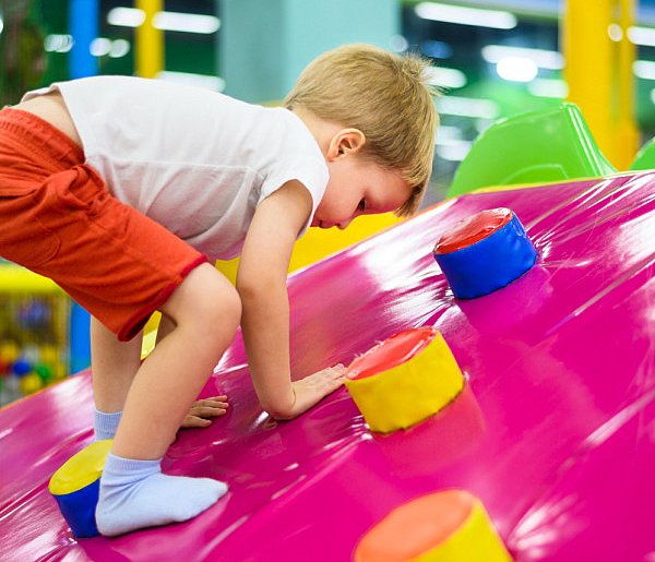 Zostawiasz dziecko w sali zabaw? Urząd wykrył poważne uchybienia-82539