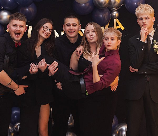 Studniówkę TEB Edukacja przygotowali uczniowie i rodzice (zdjęcia)