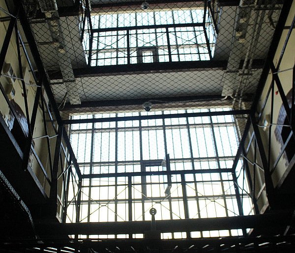 Co dalej z podejrzanym o zabójstwo żony w taksówce w Lesznie? Sprawdziliśmy