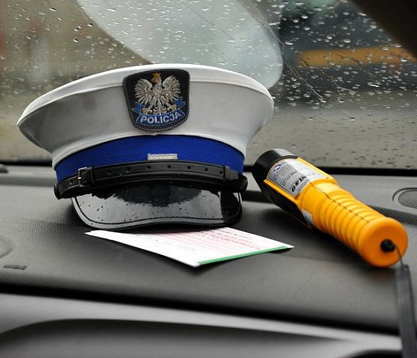 Prawie pół setki wykroczeń drogowych w ciągu 20 lat. Teraz stracił prawo jazdy