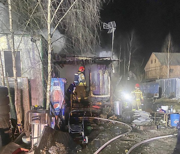 Pożar w Lasocicach. Stracili dach nad głową (zdjęcia, film)