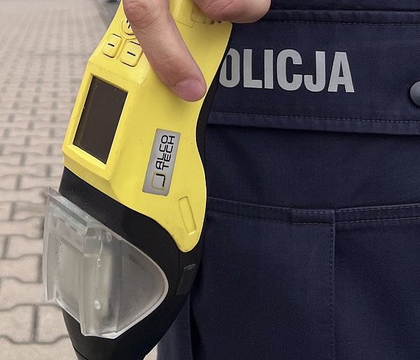 16-latka z Leszna po alkoholu za kółkiem!