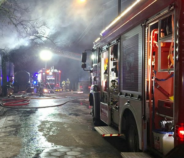 Pożar w Kąkolewie. W akcji aż 13 zastępów straży pożarnej (zdjęcia)