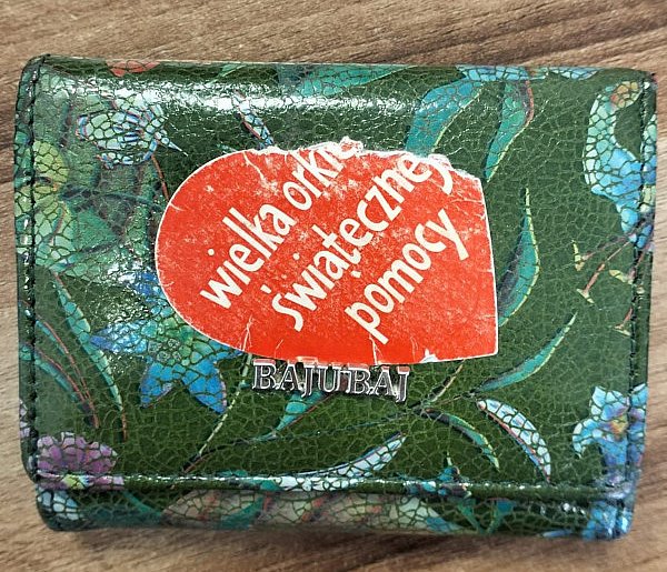 Kto zgubił portfel? Jest charakterystyczny