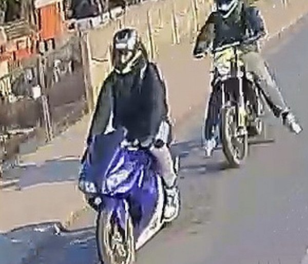 Wjechał w miejski autobus i uciekł. Sprawą zajmie się policja (zdjęcia)